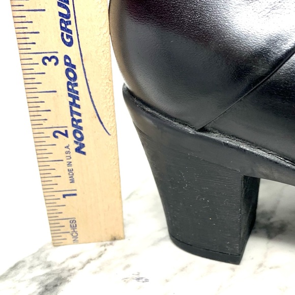 Clarks Black Leather Comfort Ankle Booties 7 Lagenlook Fall Winter Classic Chic - Picture 11 of 12